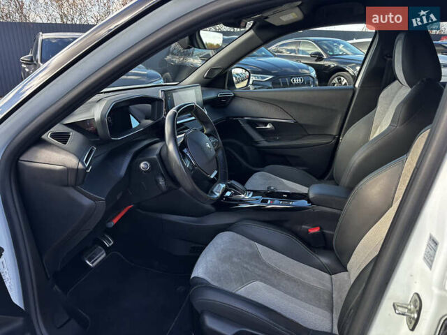 Белый Пежо e-2008, объемом двигателя 0 л и пробегом 122 тыс. км за 16850 $, фото 18 на Automoto.ua