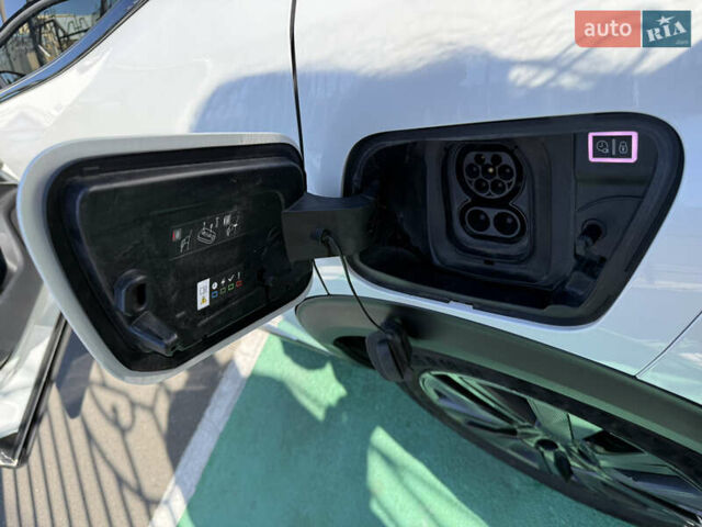 Белый Пежо e-2008, объемом двигателя 0 л и пробегом 173 тыс. км за 16500 $, фото 15 на Automoto.ua