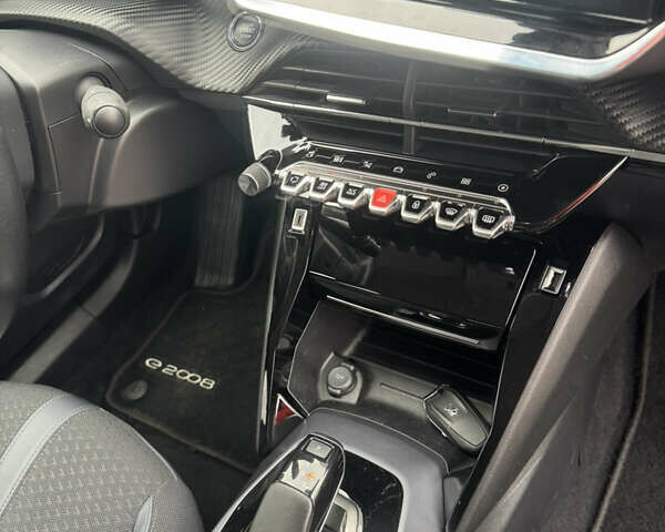 Білий Пежо e-2008, об'ємом двигуна 0 л та пробігом 142 тис. км за 16999 $, фото 45 на Automoto.ua