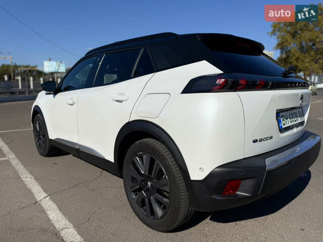 Белый Пежо e-2008, объемом двигателя 0 л и пробегом 173 тыс. км за 16500 $, фото 6 на Automoto.ua