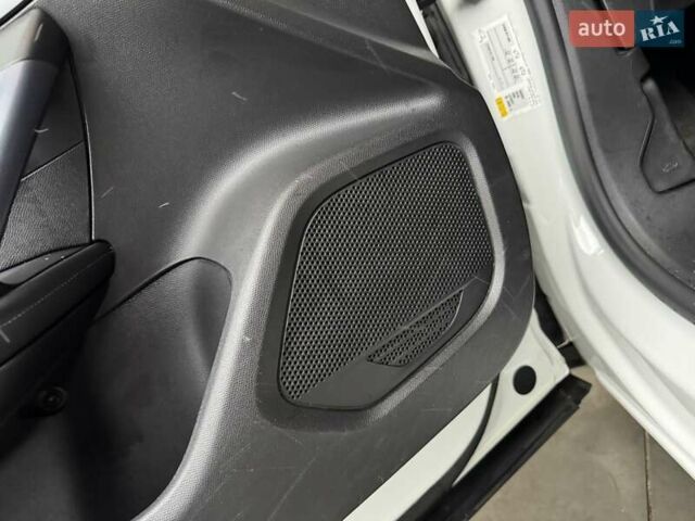 Белый Пежо e-2008, объемом двигателя 0 л и пробегом 125 тыс. км за 15550 $, фото 37 на Automoto.ua