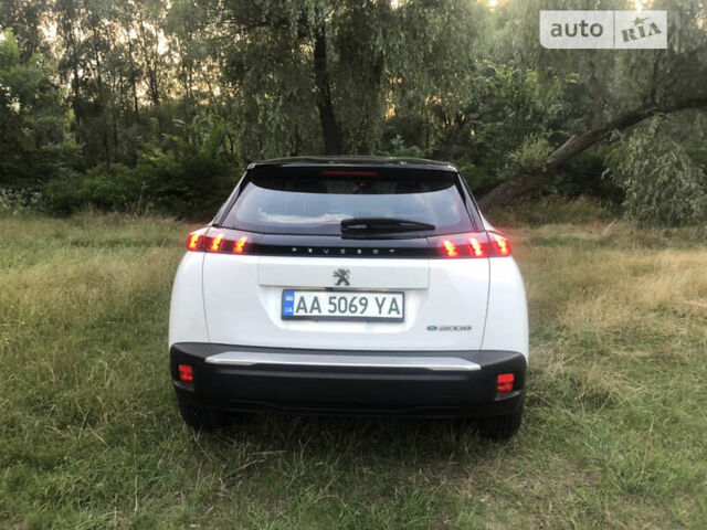 Білий Пежо e-2008, об'ємом двигуна 0 л та пробігом 53 тис. км за 20800 $, фото 2 на Automoto.ua