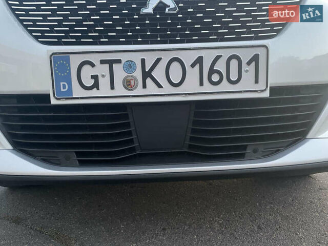 Белый Пежо e-2008, объемом двигателя 0 л и пробегом 154 тыс. км за 16150 $, фото 3 на Automoto.ua