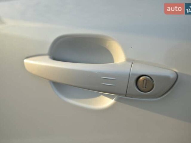 Білий Пежо e-2008, об'ємом двигуна 0 л та пробігом 114 тис. км за 16000 $, фото 52 на Automoto.ua