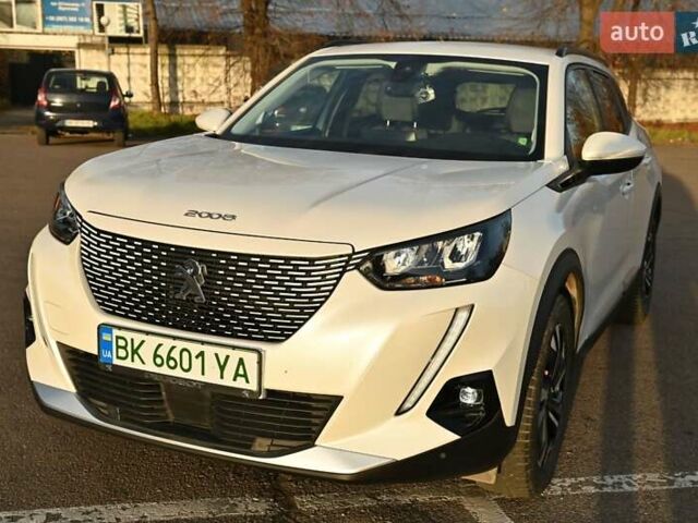 Білий Пежо e-2008, об'ємом двигуна 0 л та пробігом 114 тис. км за 16000 $, фото 4 на Automoto.ua