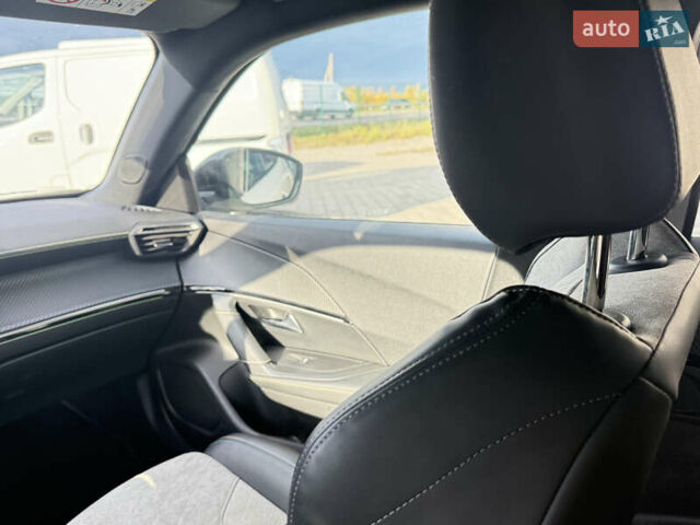 Белый Пежо e-2008, объемом двигателя 0 л и пробегом 136 тыс. км за 16700 $, фото 7 на Automoto.ua