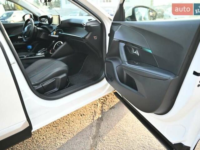 Білий Пежо e-2008, об'ємом двигуна 0 л та пробігом 114 тис. км за 16000 $, фото 78 на Automoto.ua