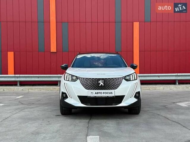 Белый Пежо e-2008, объемом двигателя 0 л и пробегом 27 тыс. км за 21490 $, фото 2 на Automoto.ua