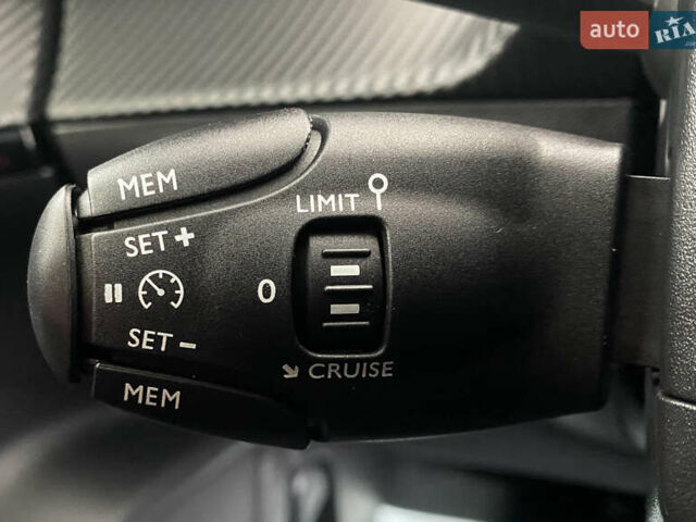 Белый Пежо e-2008, объемом двигателя 0 л и пробегом 107 тыс. км за 16650 $, фото 15 на Automoto.ua