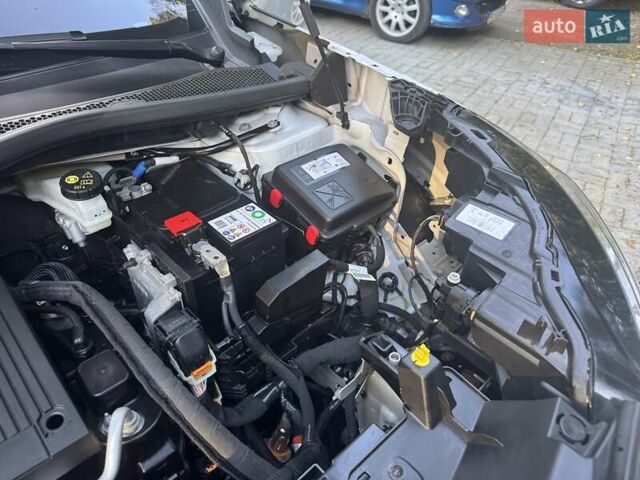 Белый Пежо e-2008, объемом двигателя 0 л и пробегом 85 тыс. км за 16000 $, фото 121 на Automoto.ua