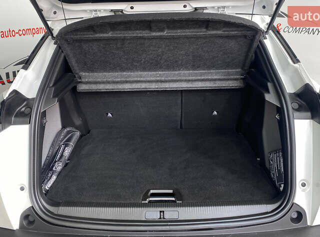 Белый Пежо e-2008, объемом двигателя 0 л и пробегом 107 тыс. км за 16650 $, фото 4 на Automoto.ua