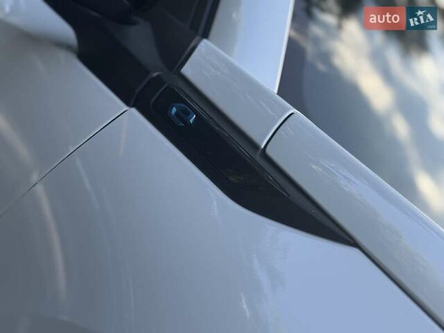 Белый Пежо e-2008, объемом двигателя 0 л и пробегом 85 тыс. км за 16000 $, фото 17 на Automoto.ua