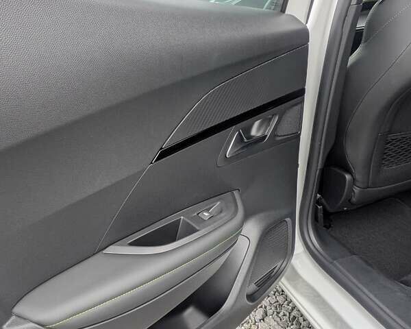 Белый Пежо e-2008, объемом двигателя 0 л и пробегом 38 тыс. км за 21300 $, фото 22 на Automoto.ua