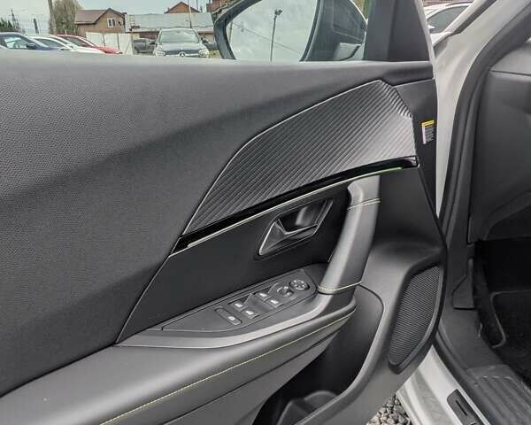 Белый Пежо e-2008, объемом двигателя 0 л и пробегом 38 тыс. км за 21300 $, фото 12 на Automoto.ua