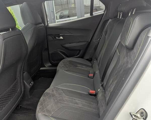 Белый Пежо e-2008, объемом двигателя 0 л и пробегом 38 тыс. км за 21300 $, фото 23 на Automoto.ua