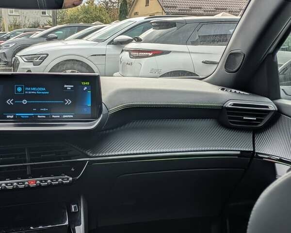 Белый Пежо e-2008, объемом двигателя 0 л и пробегом 38 тыс. км за 21300 $, фото 17 на Automoto.ua