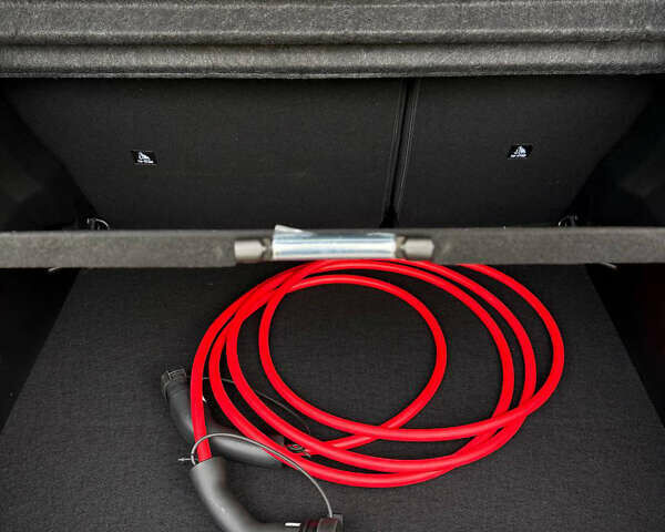 Белый Пежо e-2008, объемом двигателя 0 л и пробегом 3 тыс. км за 27000 $, фото 9 на Automoto.ua