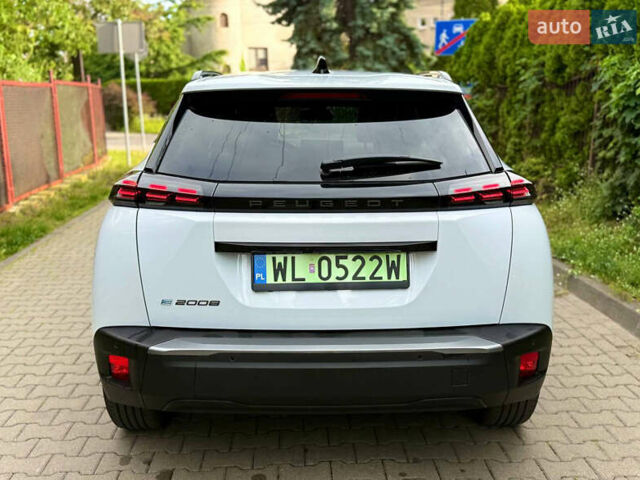 Белый Пежо e-2008, объемом двигателя 0 л и пробегом 3 тыс. км за 27000 $, фото 3 на Automoto.ua