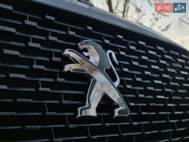 Чорний Пежо e-2008, об'ємом двигуна 0 л та пробігом 110 тис. км за 17431 $, фото 2 на Automoto.ua