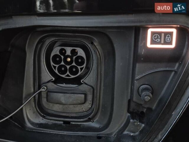 Чорний Пежо e-2008, об'ємом двигуна 0 л та пробігом 110 тис. км за 17431 $, фото 11 на Automoto.ua