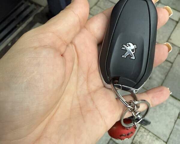 Черный Пежо e-2008, объемом двигателя 0 л и пробегом 55 тыс. км за 19800 $, фото 57 на Automoto.ua