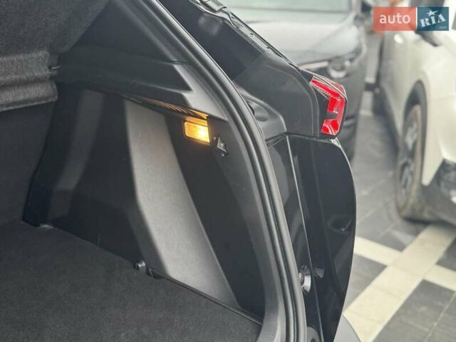Чорний Пежо e-2008, об'ємом двигуна 0 л та пробігом 85 тис. км за 16150 $, фото 77 на Automoto.ua