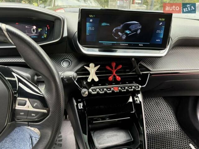 Черный Пежо e-2008, объемом двигателя 0 л и пробегом 55 тыс. км за 19800 $, фото 14 на Automoto.ua