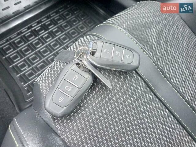 Чорний Пежо e-2008, об'ємом двигуна 0 л та пробігом 42 тис. км за 21300 $, фото 5 на Automoto.ua