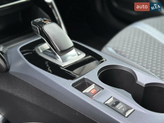 Красный Пежо e-2008, объемом двигателя 0 л и пробегом 79 тыс. км за 16900 $, фото 65 на Automoto.ua