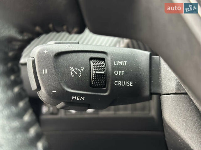 Красный Пежо e-2008, объемом двигателя 0 л и пробегом 79 тыс. км за 16900 $, фото 58 на Automoto.ua