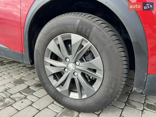 Красный Пежо e-2008, объемом двигателя 0 л и пробегом 92 тыс. км за 17800 $, фото 4 на Automoto.ua