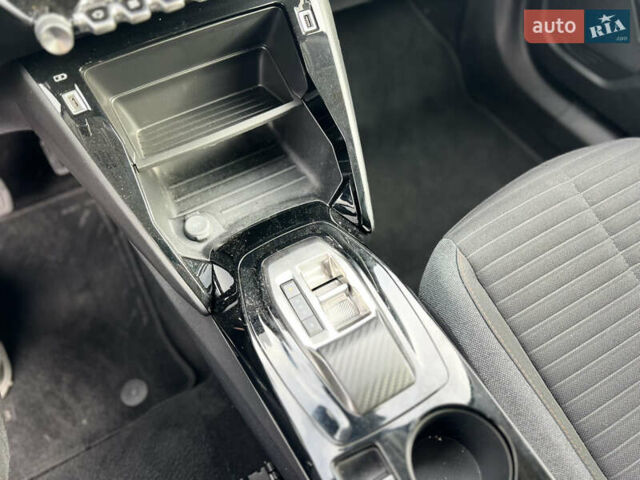 Красный Пежо e-2008, объемом двигателя 0 л и пробегом 92 тыс. км за 17800 $, фото 15 на Automoto.ua