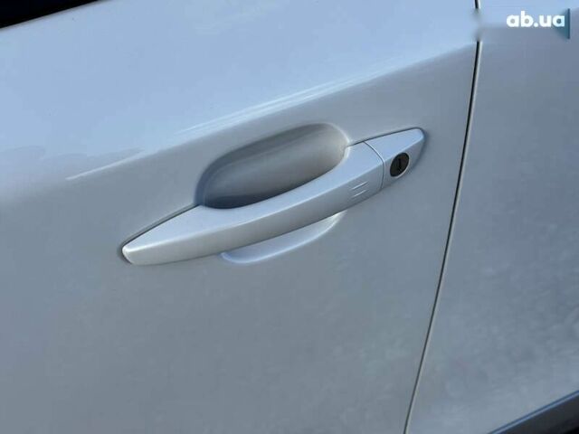 Пежо e-2008, объемом двигателя 0 л и пробегом 122 тыс. км за 16850 $, фото 11 на Automoto.ua