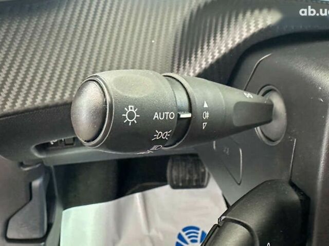 Пежо e-2008, объемом двигателя 0 л и пробегом 40 тыс. км за 15950 $, фото 21 на Automoto.ua