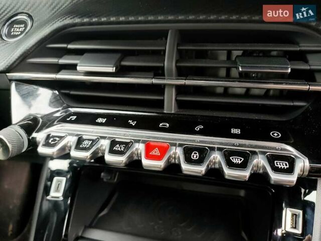 Пежо e-2008, объемом двигателя 0 л и пробегом 18 тыс. км за 18900 $, фото 24 на Automoto.ua