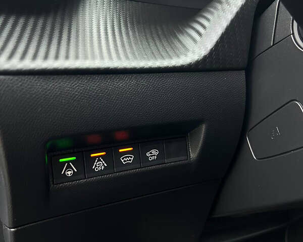 Пежо e-2008, объемом двигателя 0 л и пробегом 58 тыс. км за 18350 $, фото 26 на Automoto.ua