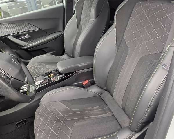 Пежо e-2008, объемом двигателя 0 л и пробегом 38 тыс. км за 20700 $, фото 13 на Automoto.ua