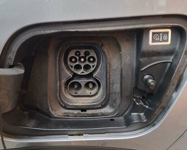 Сірий Пежо e-2008, об'ємом двигуна 0 л та пробігом 109 тис. км за 17000 $, фото 50 на Automoto.ua