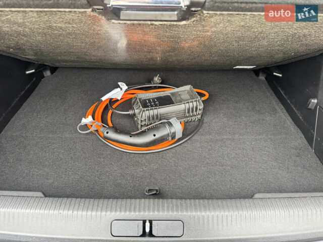 Серый Пежо e-2008, объемом двигателя 0 л и пробегом 117 тыс. км за 16599 $, фото 16 на Automoto.ua