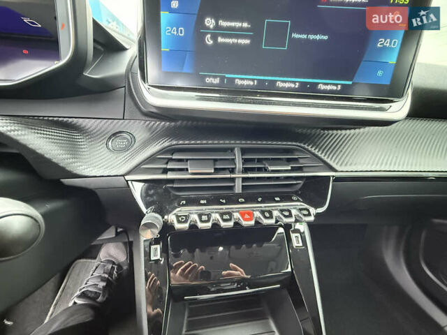 Серый Пежо e-2008, объемом двигателя 0 л и пробегом 1 тыс. км за 21999 $, фото 39 на Automoto.ua