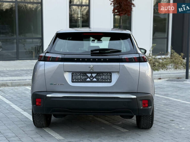 Сірий Пежо e-2008, об'ємом двигуна 0 л та пробігом 67 тис. км за 16500 $, фото 4 на Automoto.ua