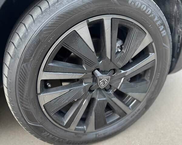 Сірий Пежо e-2008, об'ємом двигуна 0 л та пробігом 13 тис. км за 25499 $, фото 15 на Automoto.ua