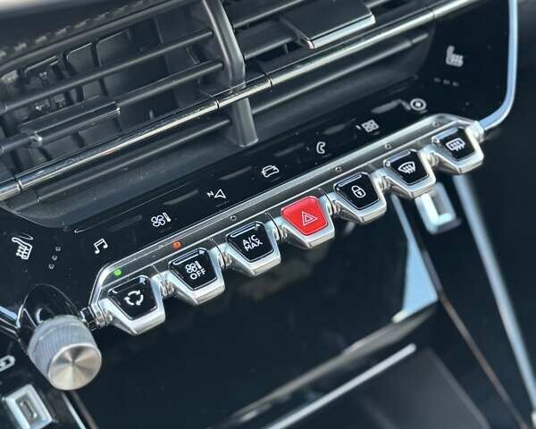 Синий Пежо e-2008, объемом двигателя 0 л и пробегом 35 тыс. км за 16500 $, фото 51 на Automoto.ua