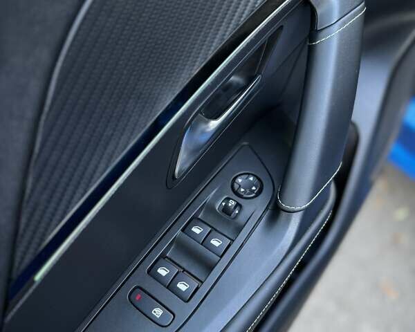 Синий Пежо e-2008, объемом двигателя 0 л и пробегом 35 тыс. км за 16500 $, фото 64 на Automoto.ua