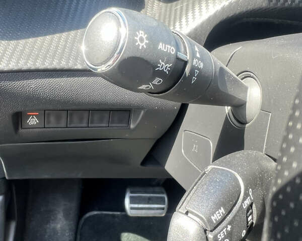 Синий Пежо e-2008, объемом двигателя 0 л и пробегом 94 тыс. км за 15300 $, фото 33 на Automoto.ua