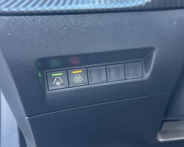 Синий Пежо e-2008, объемом двигателя 0 л и пробегом 35 тыс. км за 16500 $, фото 68 на Automoto.ua