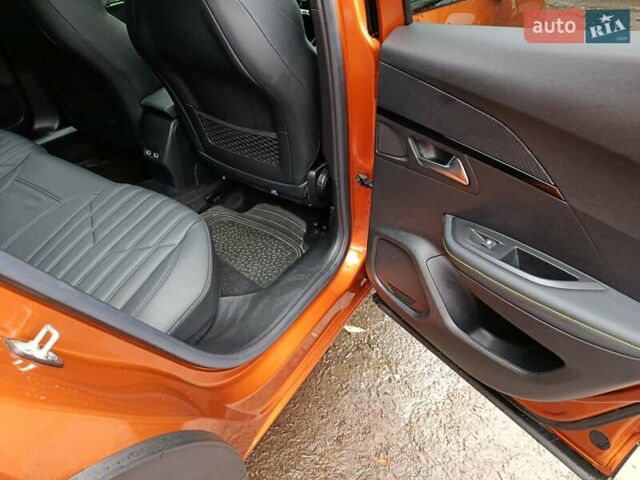 Оранжевый Пежо e-2008, объемом двигателя 0 л и пробегом 31 тыс. км за 17300 $, фото 21 на Automoto.ua