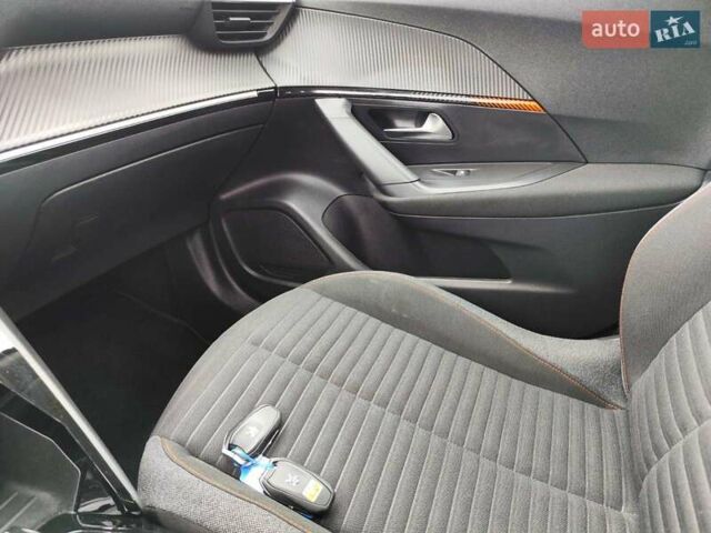 Оранжевый Пежо e-2008, объемом двигателя 0 л и пробегом 136 тыс. км за 17999 $, фото 40 на Automoto.ua