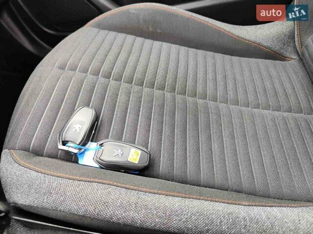 Оранжевый Пежо e-2008, объемом двигателя 0 л и пробегом 136 тыс. км за 17999 $, фото 41 на Automoto.ua