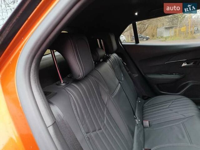 Оранжевый Пежо e-2008, объемом двигателя 0 л и пробегом 31 тыс. км за 17300 $, фото 18 на Automoto.ua